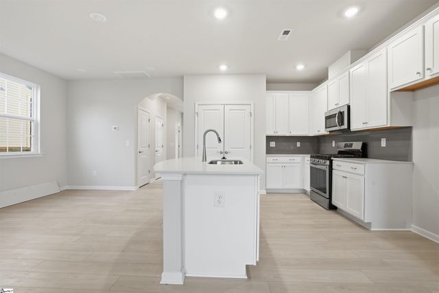 457 Lee's Corner Lane, Woodruff, SC 29388