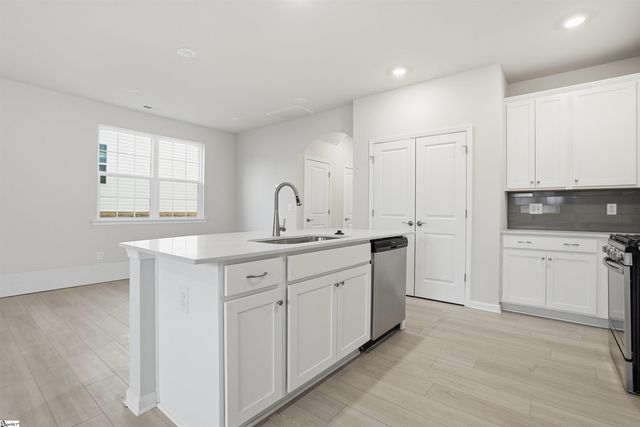 457 Lee's Corner Lane, Woodruff, SC 29388