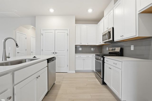 457 Lee's Corner Lane, Woodruff, SC 29388