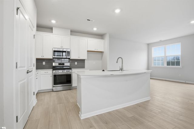 457 Lee's Corner Lane, Woodruff, SC 29388