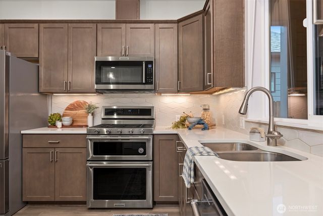 1411 Woods Point Loop, Ferndale, WA 98248