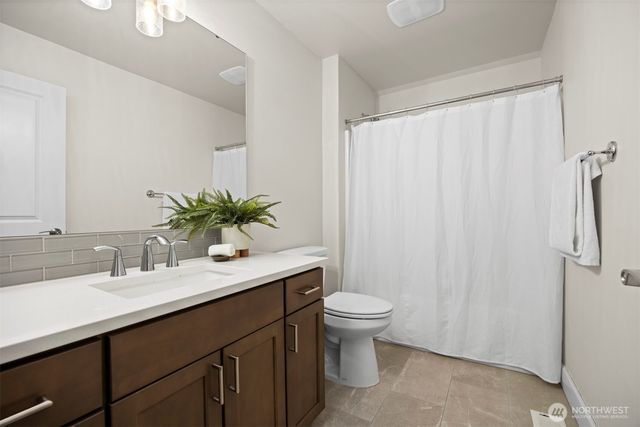 1411 Woods Point Loop, Ferndale, WA 98248