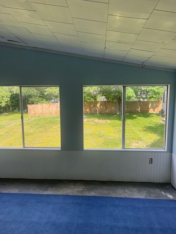 67 Curve St 3, Millis, MA 02054