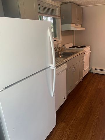 67 Curve St 3, Millis, MA 02054