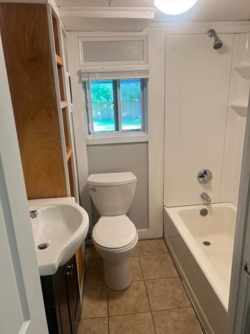67 Curve St 3, Millis, MA 02054