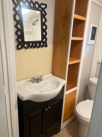 67 Curve St 3, Millis, MA 02054