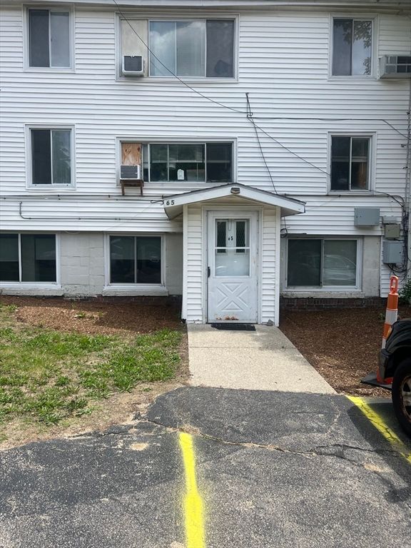 67 Curve St 3, Millis, MA 02054