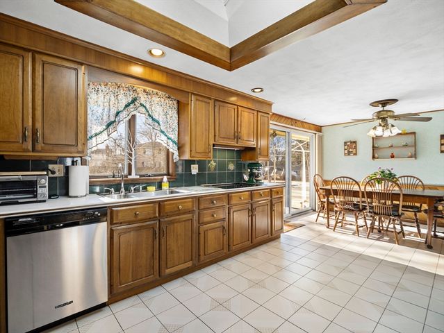 11 Reservoir Dr., Danvers, MA 01923