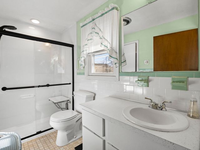 11 Reservoir Dr., Danvers, MA 01923