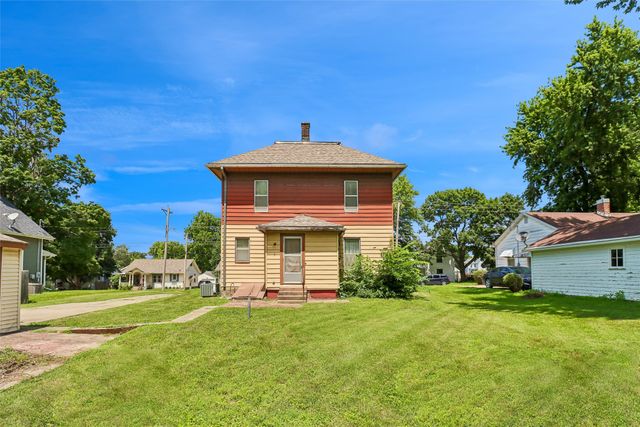 611 S 3rd Avenue W, Newton, IA 50208