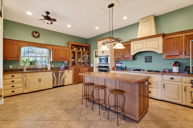 2279 Big Sky Trail, Ponder, TX 76259