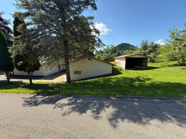 W12414 State Highway 35, Stockholm, WI 54769