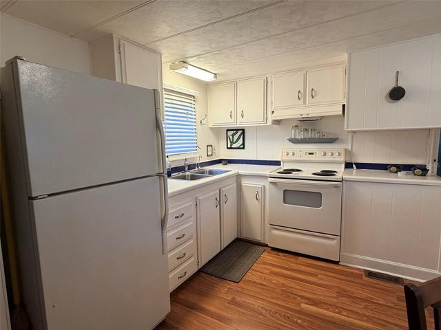 2248 CA D ORO DRIVE, Sarasota, FL 34238