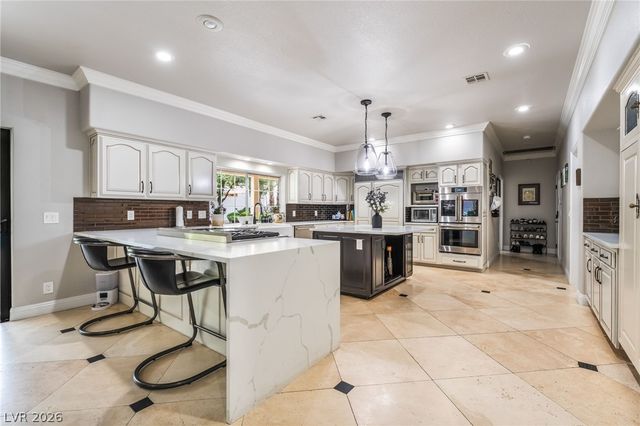 7525 Eldora Avenue, Las Vegas, NV 89117