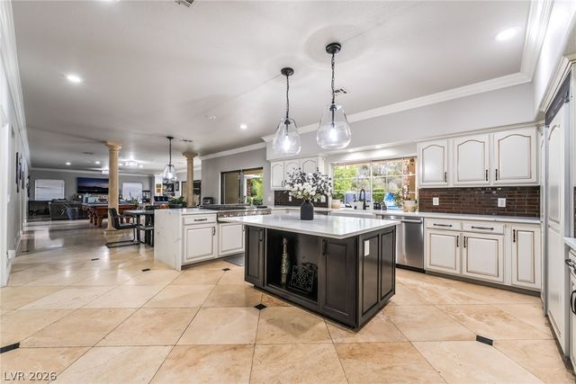 7525 Eldora Avenue, Las Vegas, NV 89117