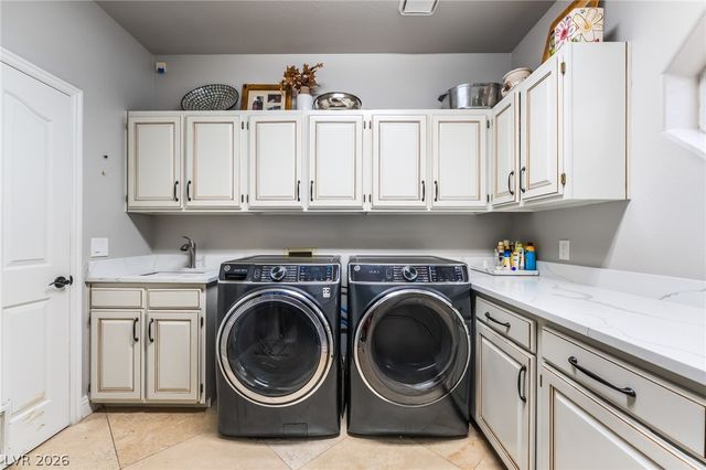 7525 Eldora Avenue, Las Vegas, NV 89117