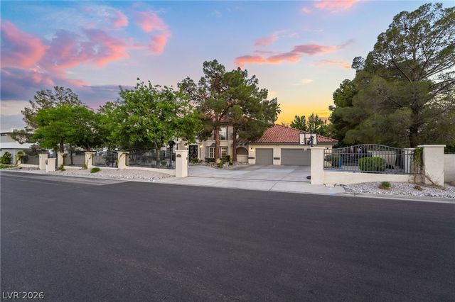 7525 Eldora Avenue, Las Vegas, NV 89117