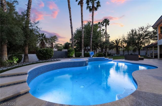 7525 Eldora Avenue, Las Vegas, NV 89117