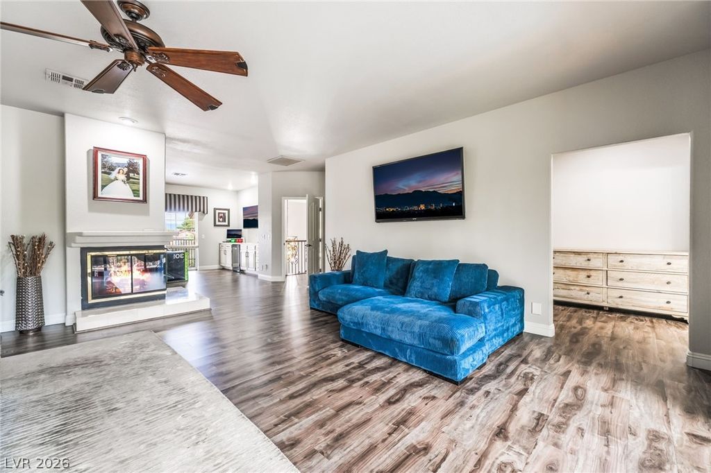 Image 35 of property listing at 7525 Eldora Avenue, Las Vegas, NV 89117