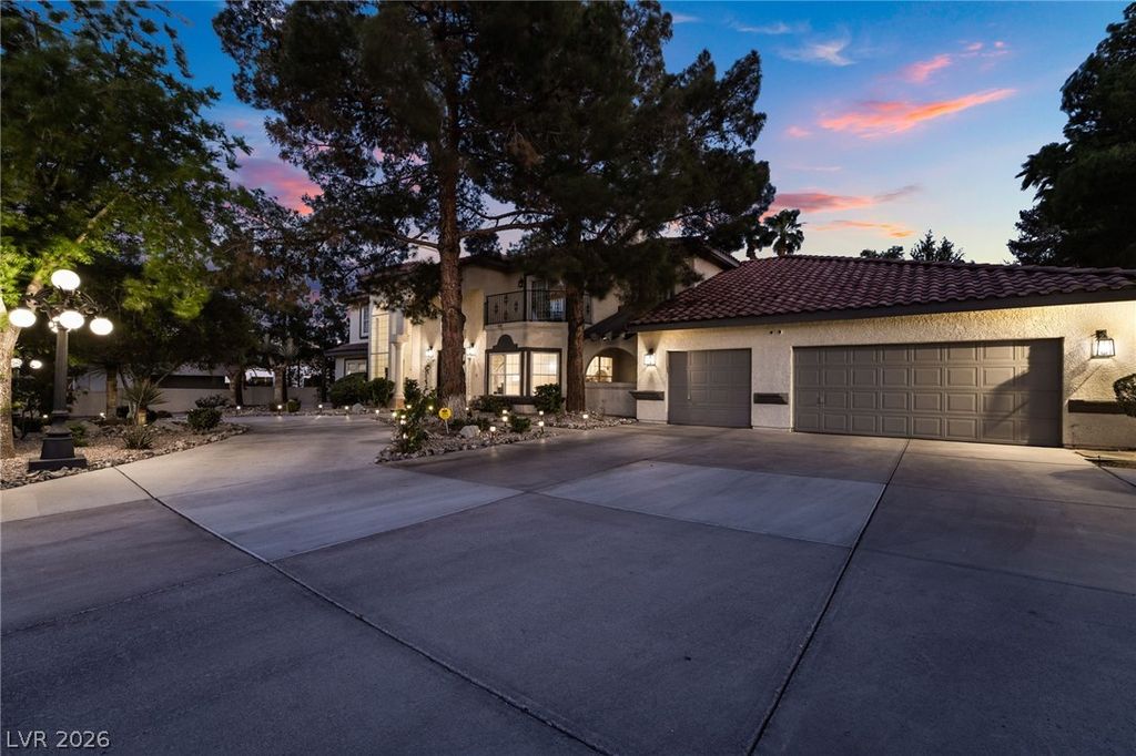 Image 76 of property listing at 7525 Eldora Avenue, Las Vegas, NV 89117