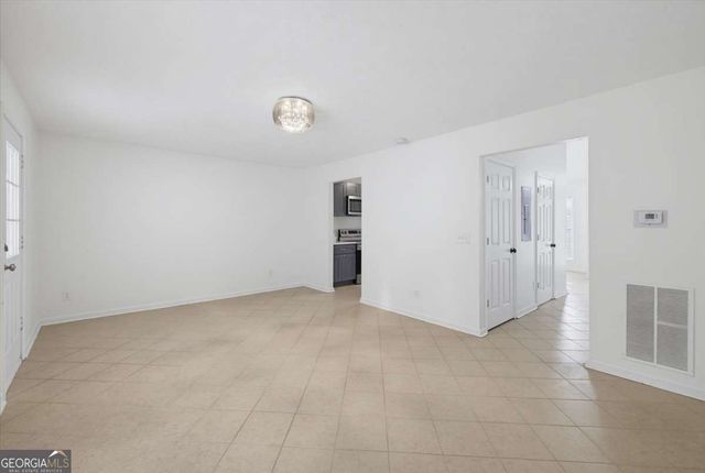 1324 Hollenbeck Lane, Riverdale, GA 30296