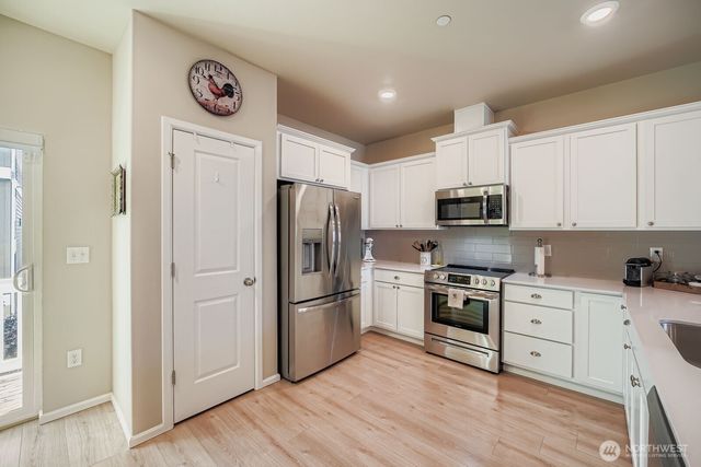 32668 Steamboat Lane, Black Diamond, WA 98010