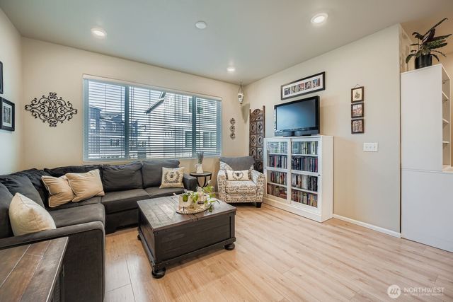 32668 Steamboat Lane, Black Diamond, WA 98010