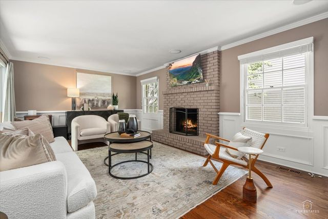1347 DEEP RUN Road, Naperville, IL 60540