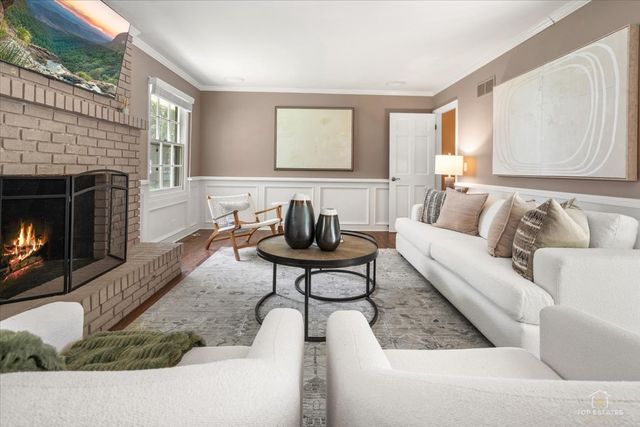 1347 DEEP RUN Road, Naperville, IL 60540