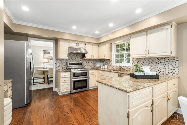 1347 DEEP RUN Road, Naperville, IL 60540