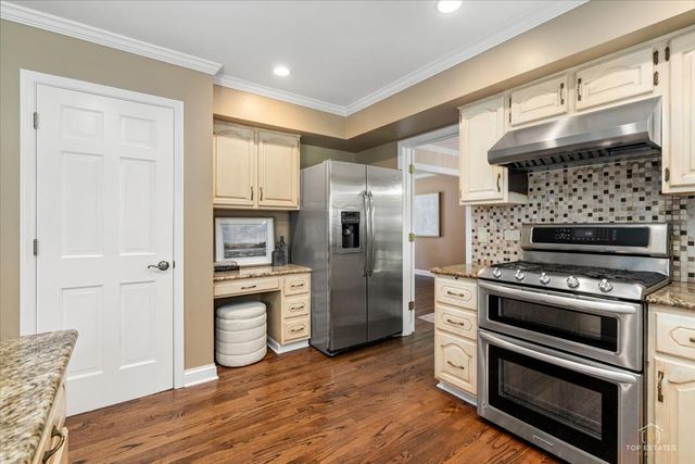 1347 DEEP RUN Road, Naperville, IL 60540