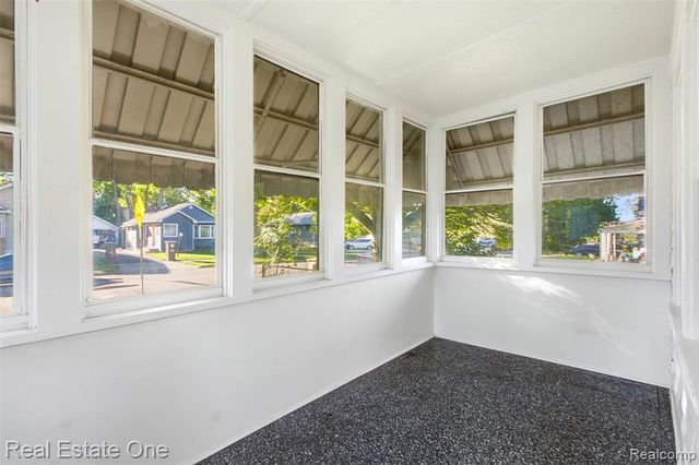 952 Emerson Avenue, Pontiac, MI 48340