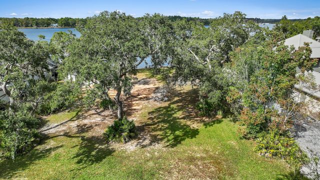 448 Holly Point Road, Freeport, FL 32439