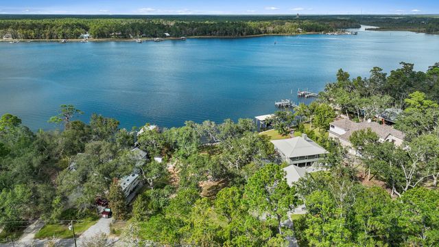 448 Holly Point Road, Freeport, FL 32439