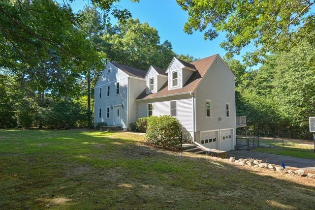 50 Heather Lane, Wrentham, MA 02093