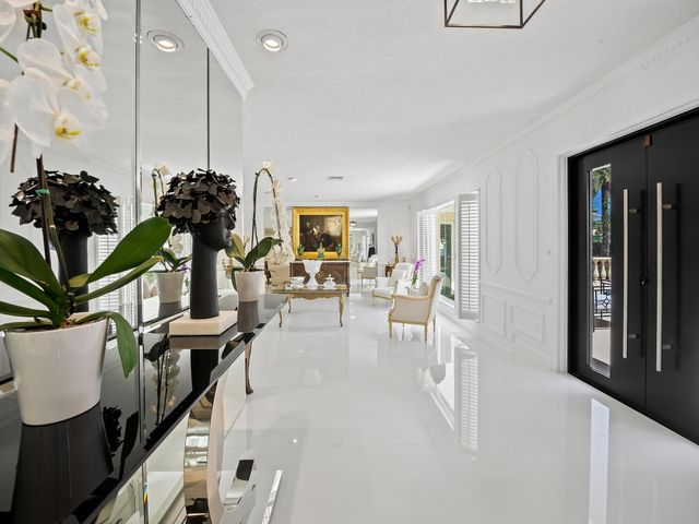 2831 NE 40th Street, Fort Lauderdale, FL 33308