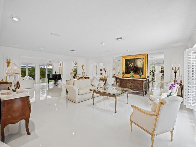 2831 NE 40th Street, Fort Lauderdale, FL 33308