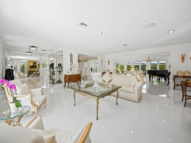 2831 NE 40th Street, Fort Lauderdale, FL 33308