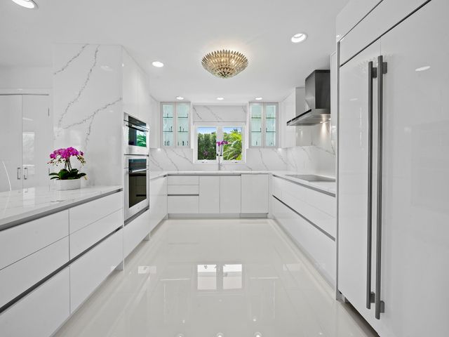 2831 NE 40th Street, Fort Lauderdale, FL 33308