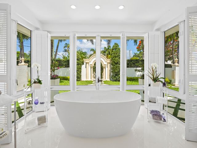 2831 NE 40th Street, Fort Lauderdale, FL 33308