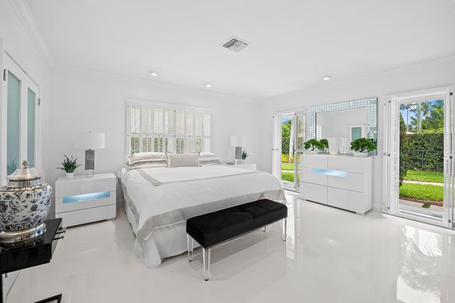 2831 NE 40th Street, Fort Lauderdale, FL 33308