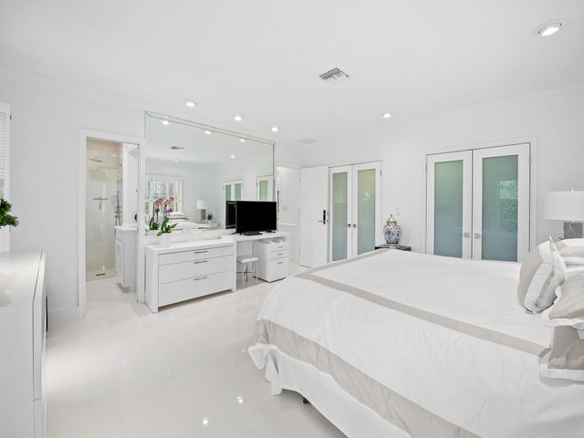 2831 NE 40th Street, Fort Lauderdale, FL 33308