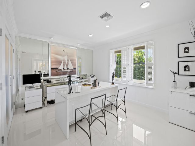 2831 NE 40th Street, Fort Lauderdale, FL 33308