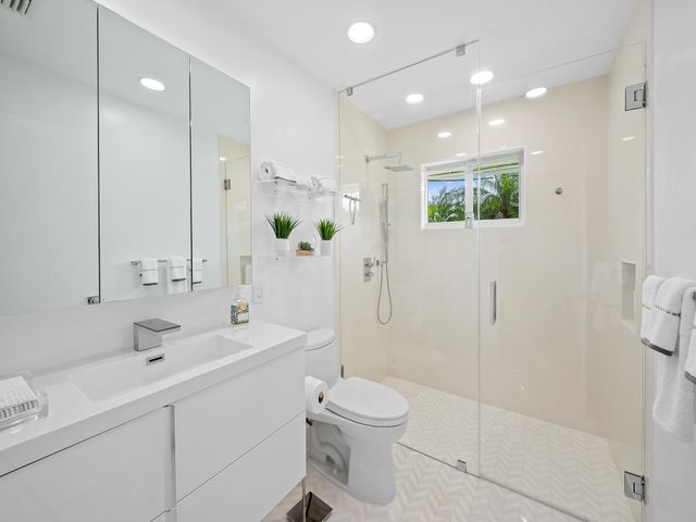 2831 NE 40th Street, Fort Lauderdale, FL 33308