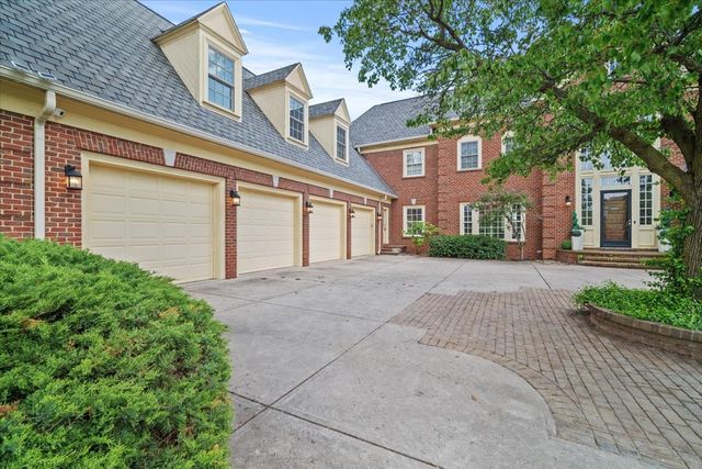 1 Worthington Court, Bloomington, IL 61704