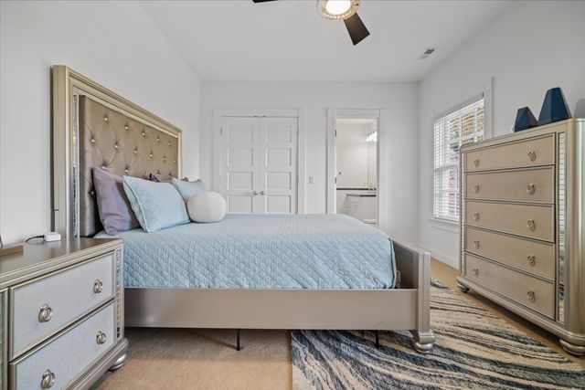 1 Worthington Court, Bloomington, IL 61704