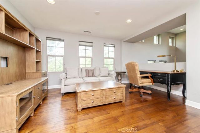 120 Tomato Springs, Irvine, CA 92618