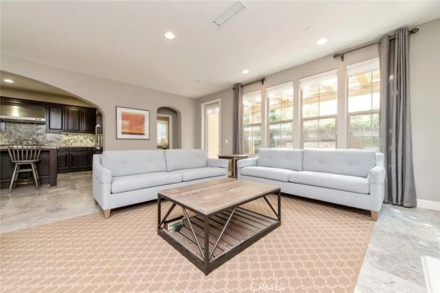 120 Tomato Springs, Irvine, CA 92618