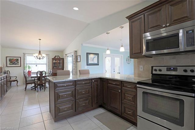 3739 SE 3rd PL, Cape Coral, FL 33904