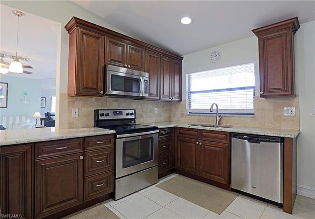 3739 SE 3rd PL, Cape Coral, FL 33904